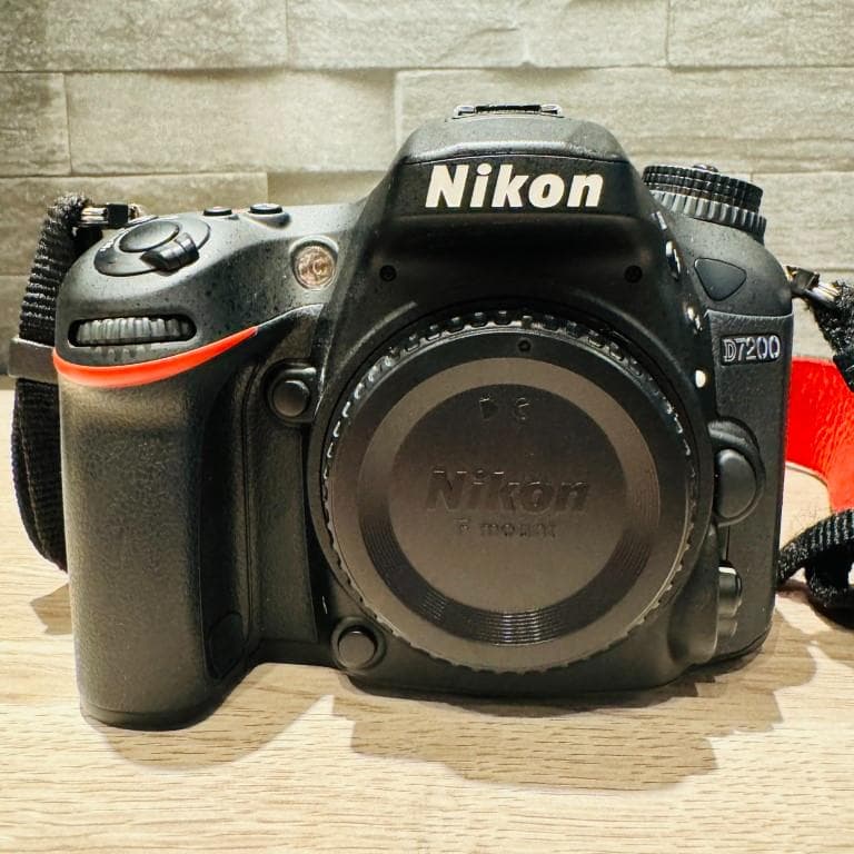 Nikon ニコンD7200 ボディ 純正充電器ほか シャッター回数894回