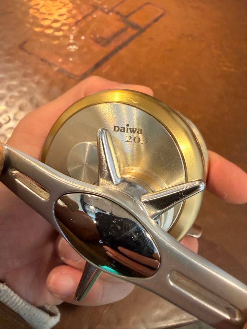 Daiwa ミリオネア　CV-Z 203 右巻き