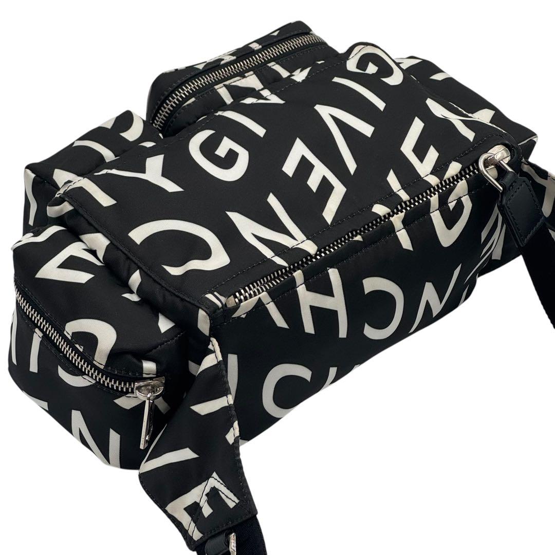 GIVENCHY ジバンシー　ボディバッグ　クロスボディ　ショルダーバッグ　総柄