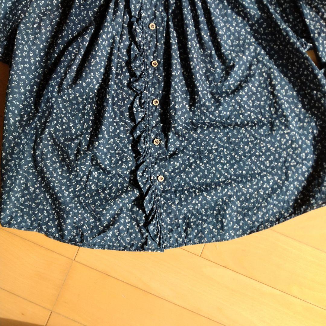 45R 雲間草プリントのフリルブラウス インディゴ／サイズ２