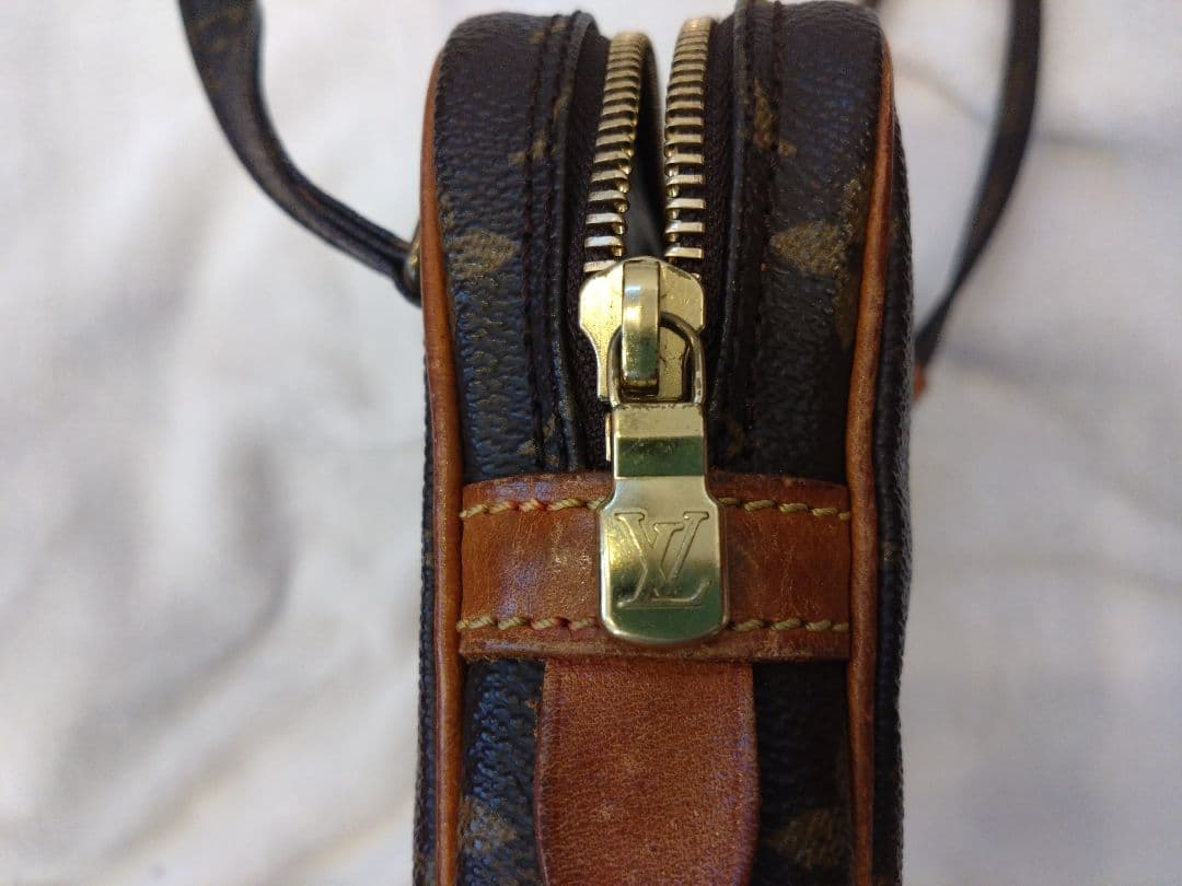 LOUIS VUITTON ポシェット