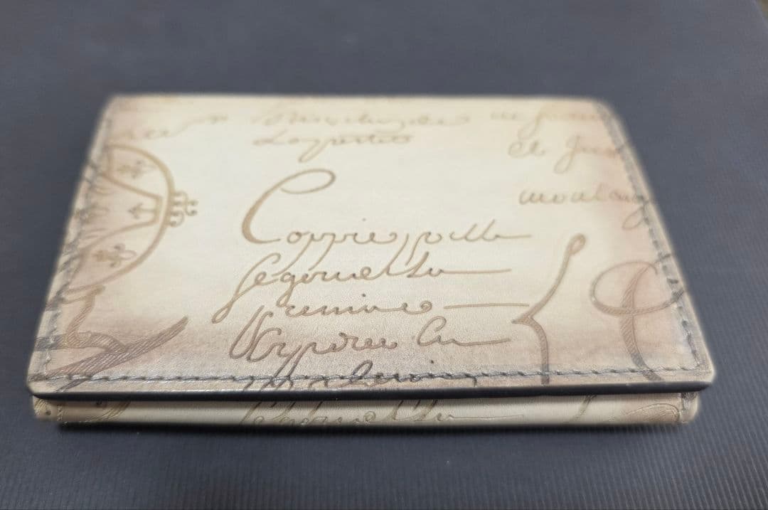 【最終値下】ベルルッティ　名刺入れ　定価10万円　完売限定色　箱つき