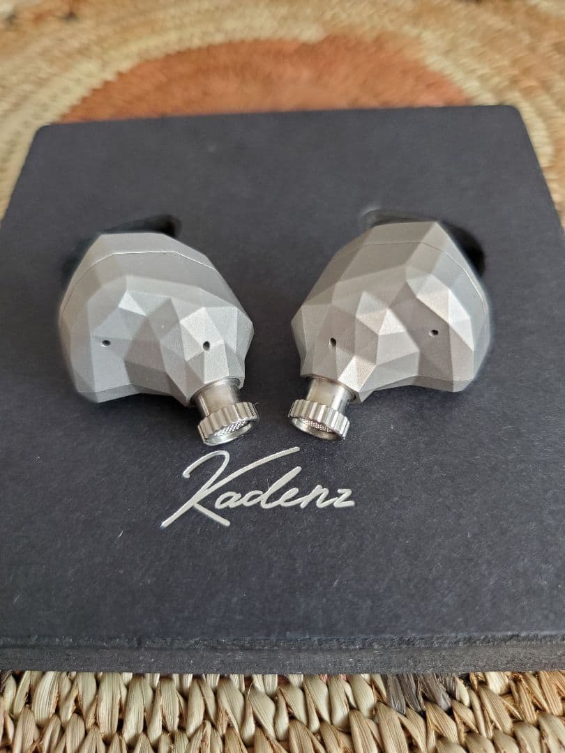 (週末特価・オマケ多数) 水月雨 moondrop Kadenz