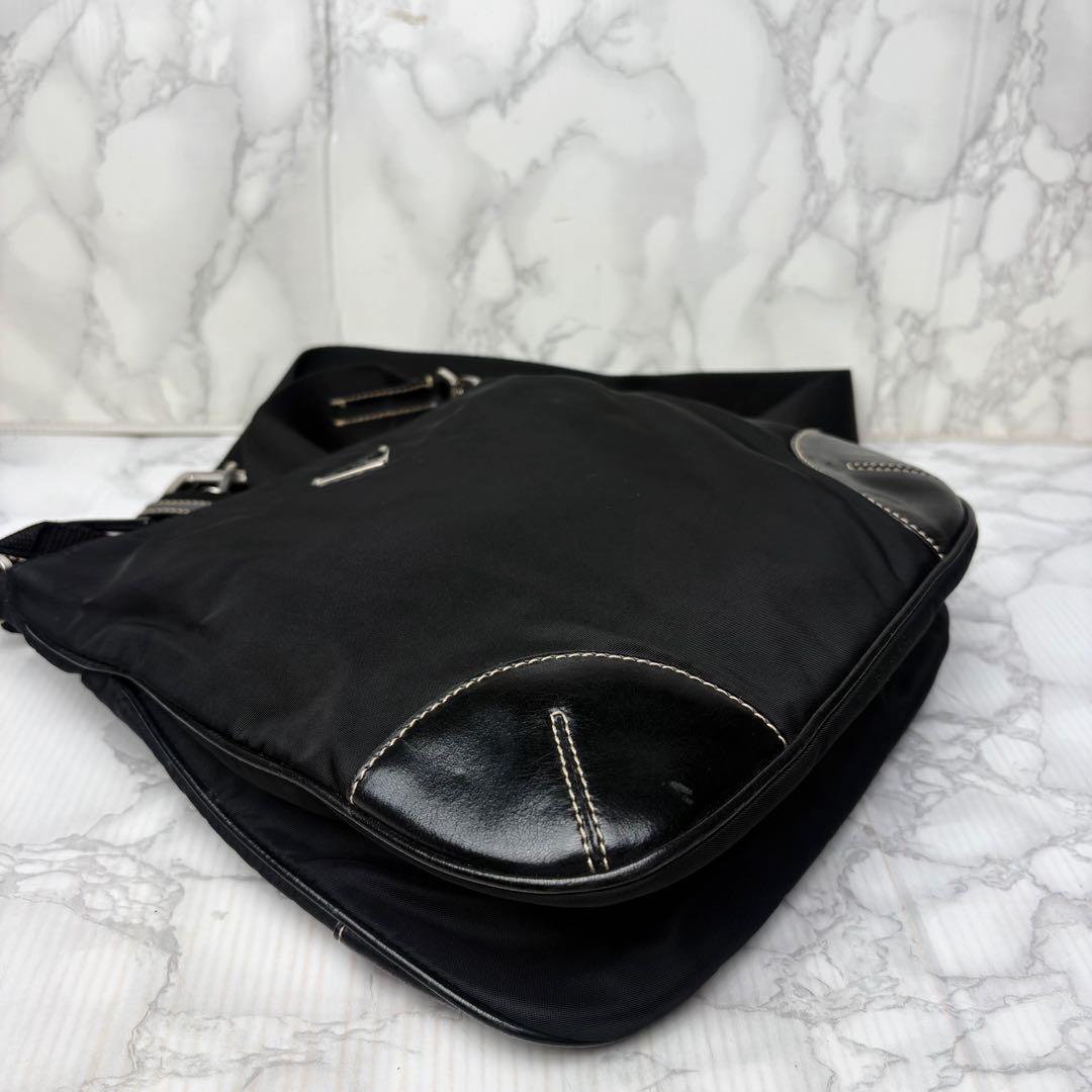 071 美品 PRADA ショルダーバッグ 斜めがけ 黒 ux4