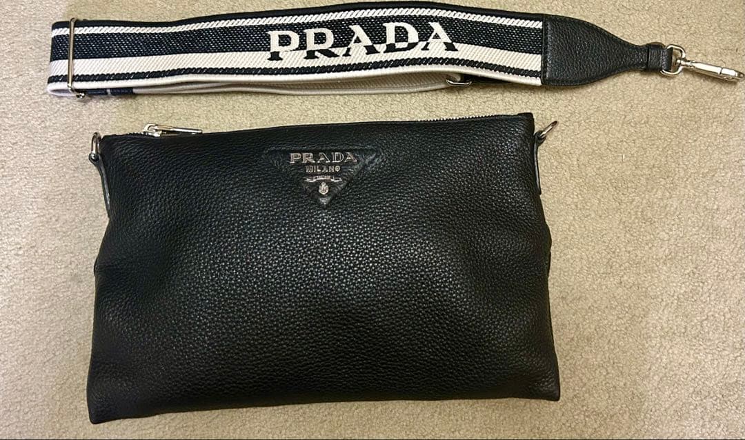 プラダ　PRADA ショルダーバッグ　ブラック