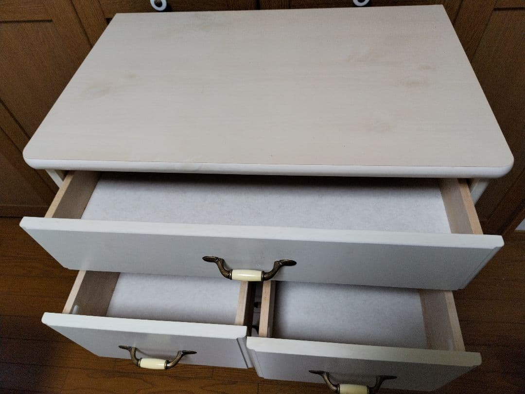 ホワイト 木製チェスト 4段 引き出し付き