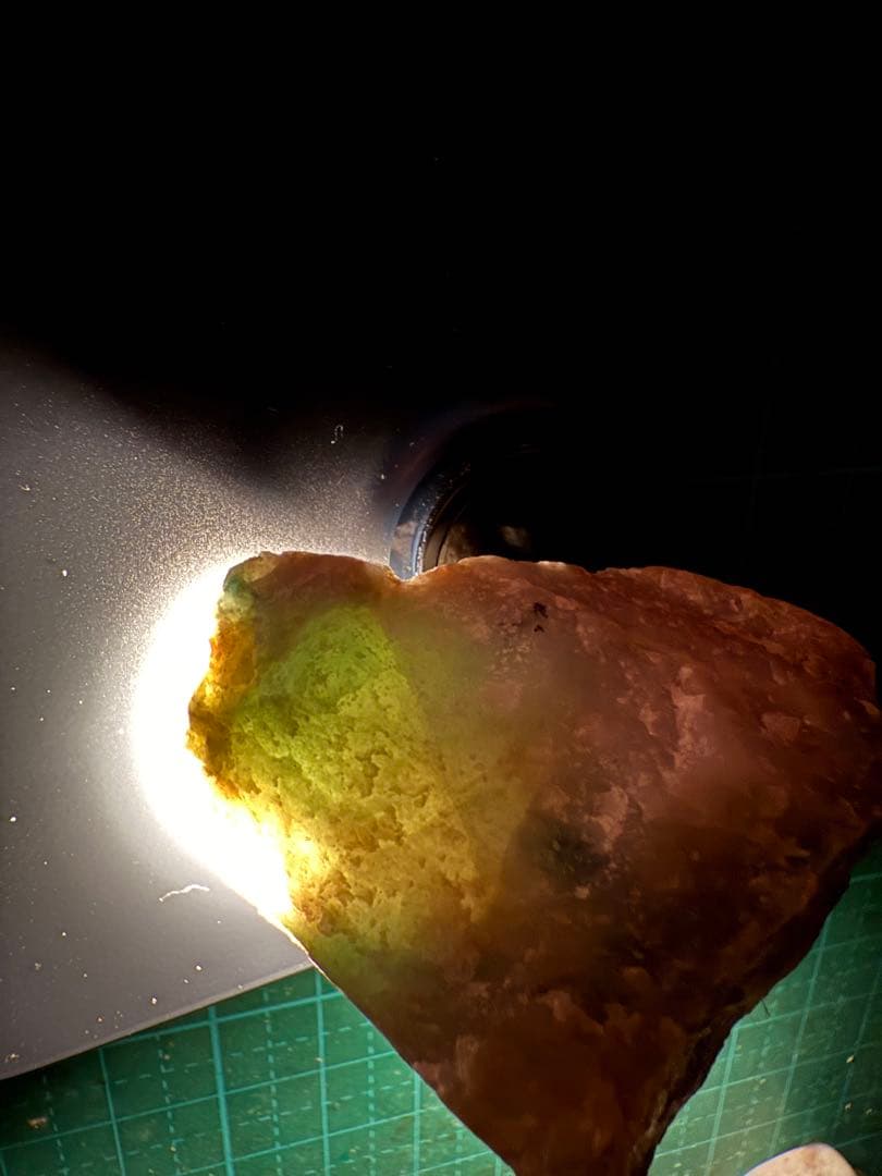 糸魚川翡翠‼️コン沢産地‼️素晴らしい原石２つ‼️計１０６.３g‼️破格出品‼️希少価値‼️