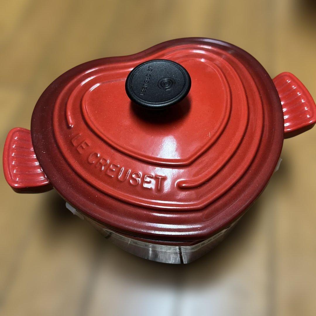 【新品未使用】LE CREUSET　ハート型 両手鍋 レッド　おまけ 説明書付き