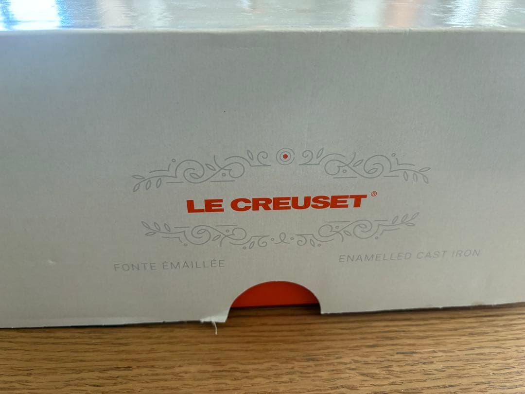 LE CREUSETクルーゼシグニチャー ココットロンドノエルレリーフ24cm