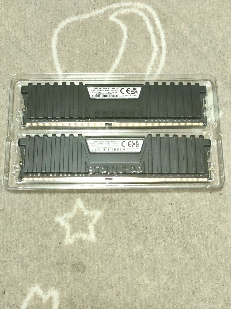 メモリー Corsair Vengeance LPX DDR4 32GB (2x16GB)