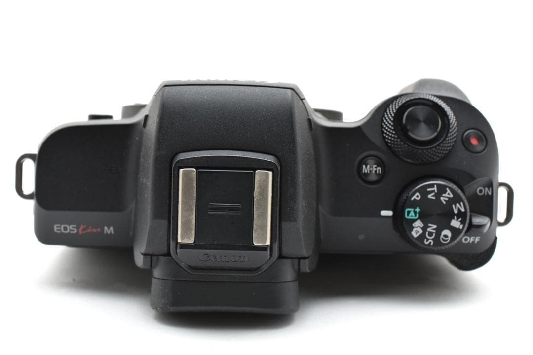 美品 Canon ミラーレス一眼カメラ EOS Kiss M ダブルズームキット