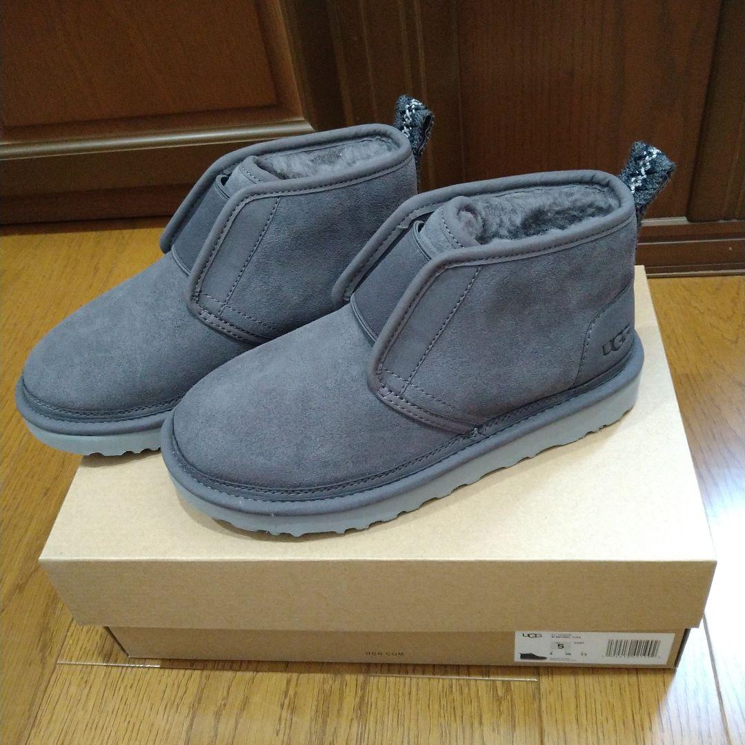 UGG グレー ムートンブーツとクリーナーセット