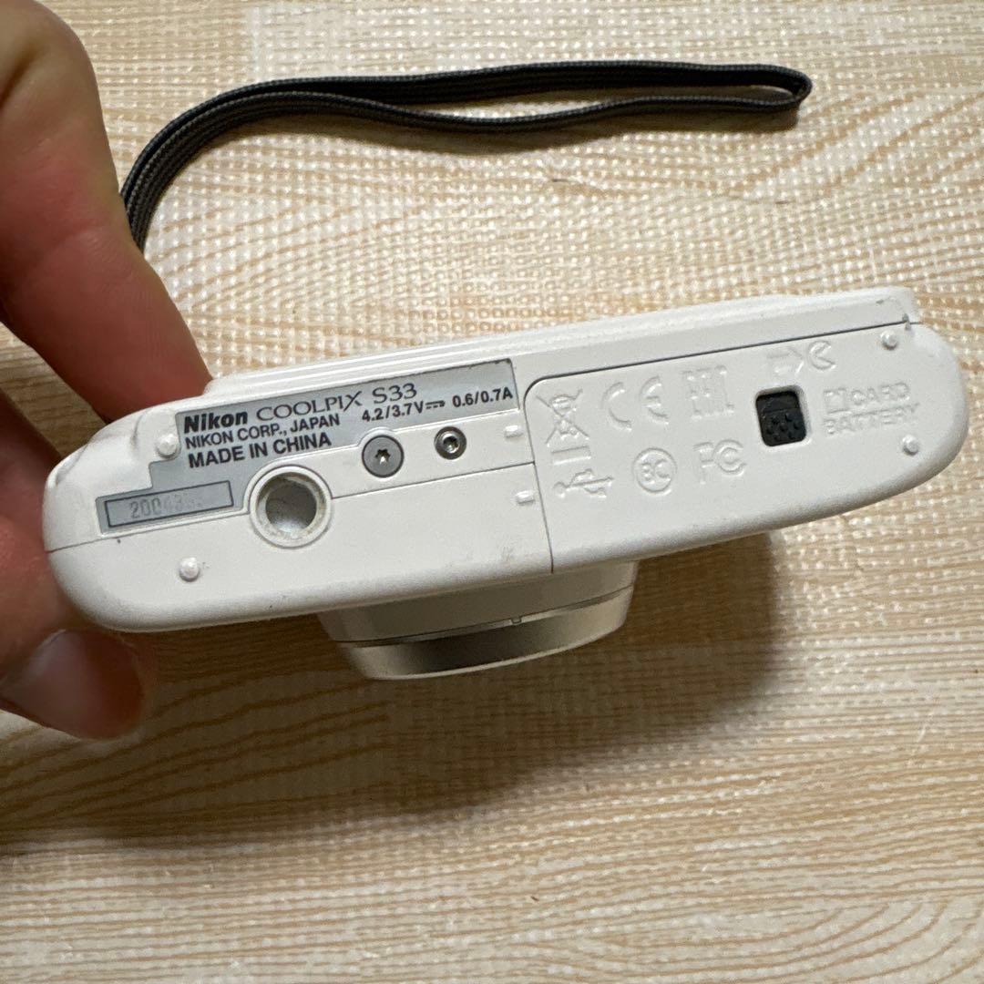 Nikon COOLPIX S33 コンパクトデジタルカメラ