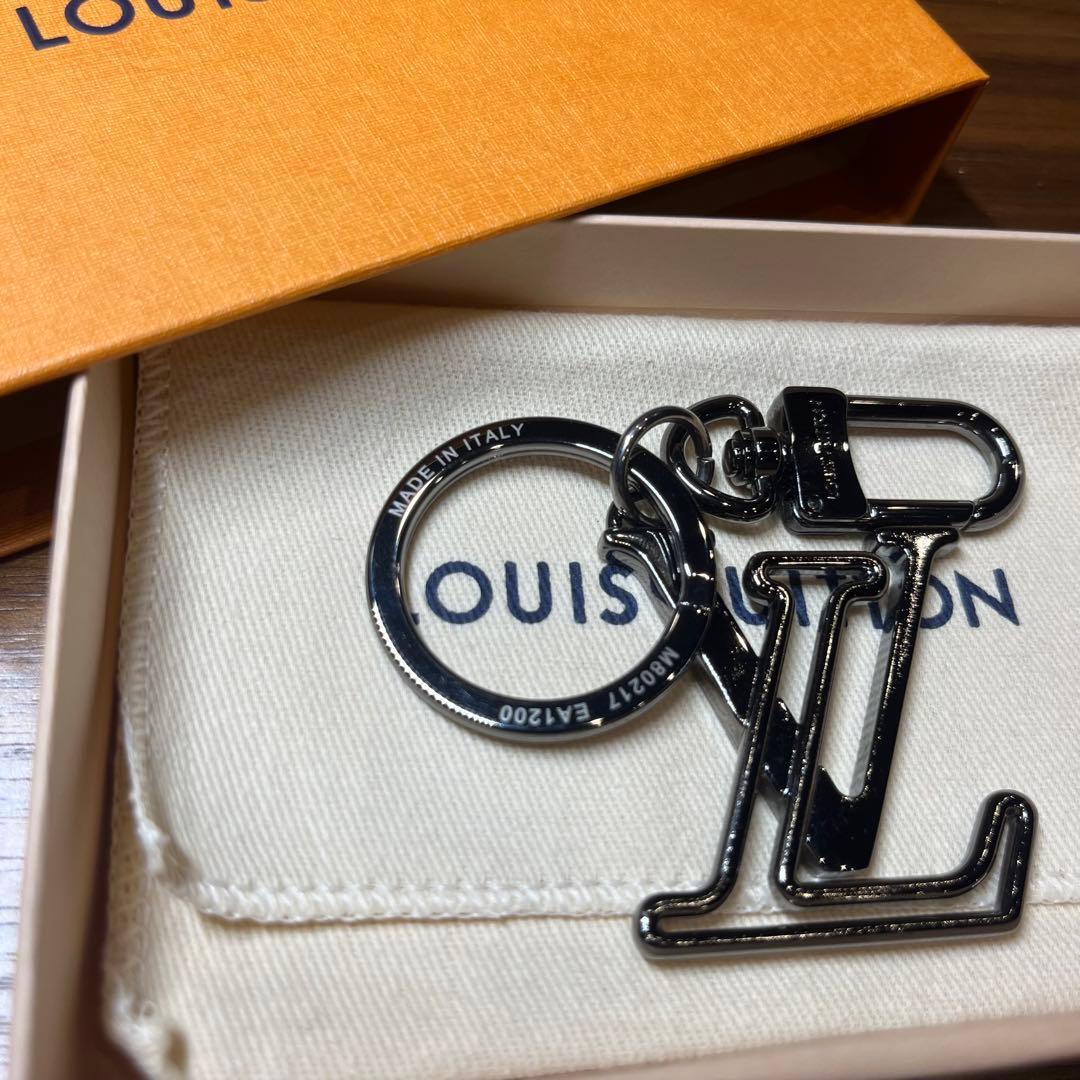 限定値下げ【新品未使用】正規品 LOUIS VUITTON ロゴ入りキーホルダー