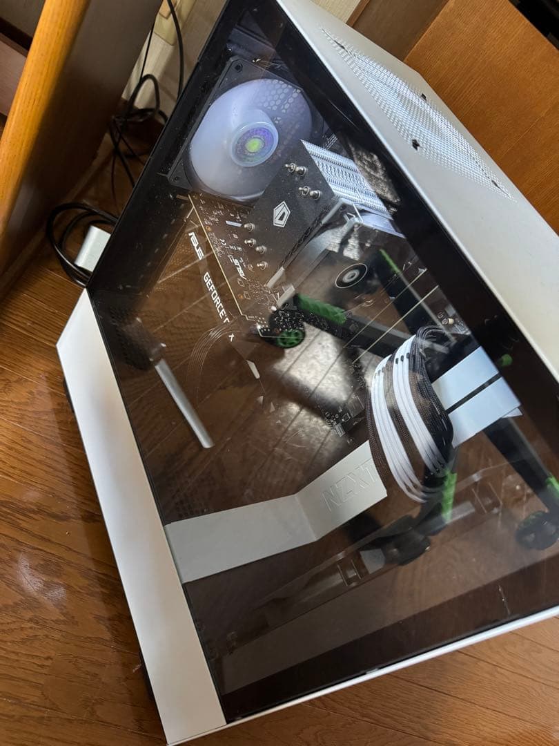 ASUS GeForce GT ホワイト PCケース