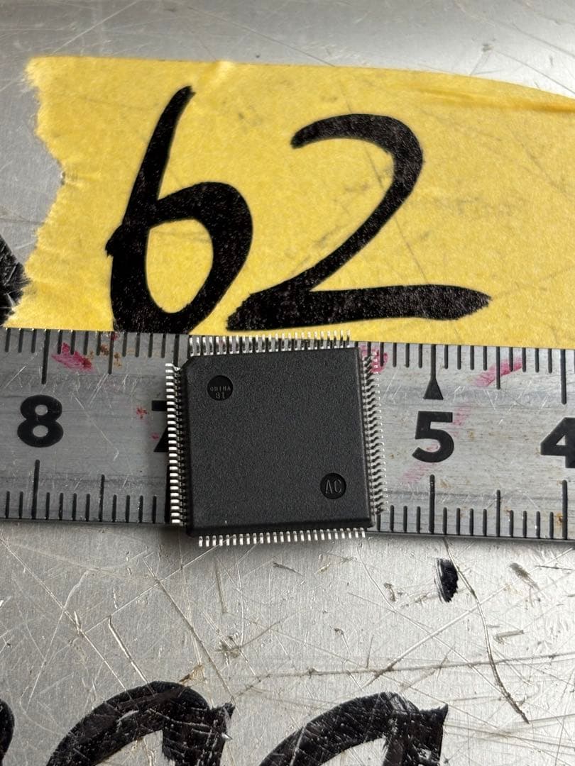 420個。HD64F3048F16V Renesas マイクロコントローラー