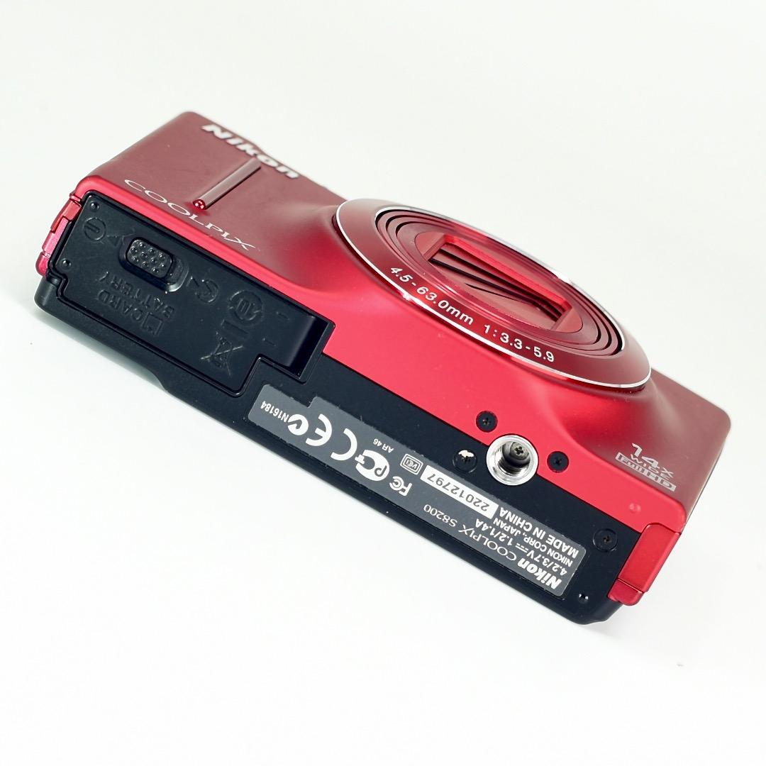 【Nikon】 COOLPIX S8200 コンパクトデジタルカメラ