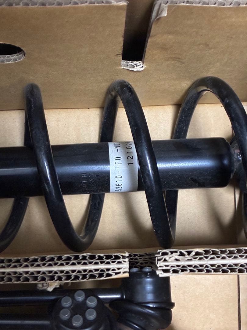 フィット ge8 純正ショック　年式2011年3月