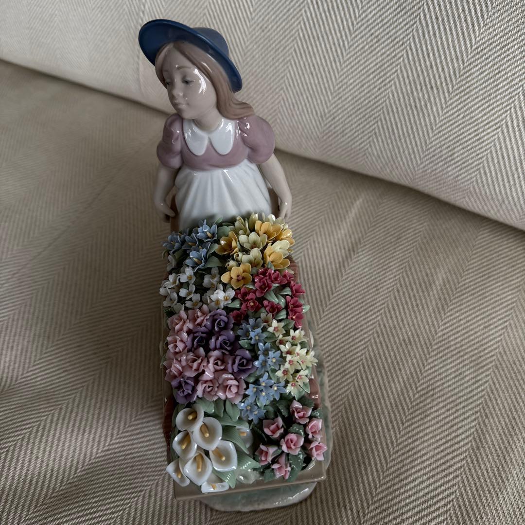 美品　Lladro リヤドロ 可愛いお花屋さん 6521 フィギュリン