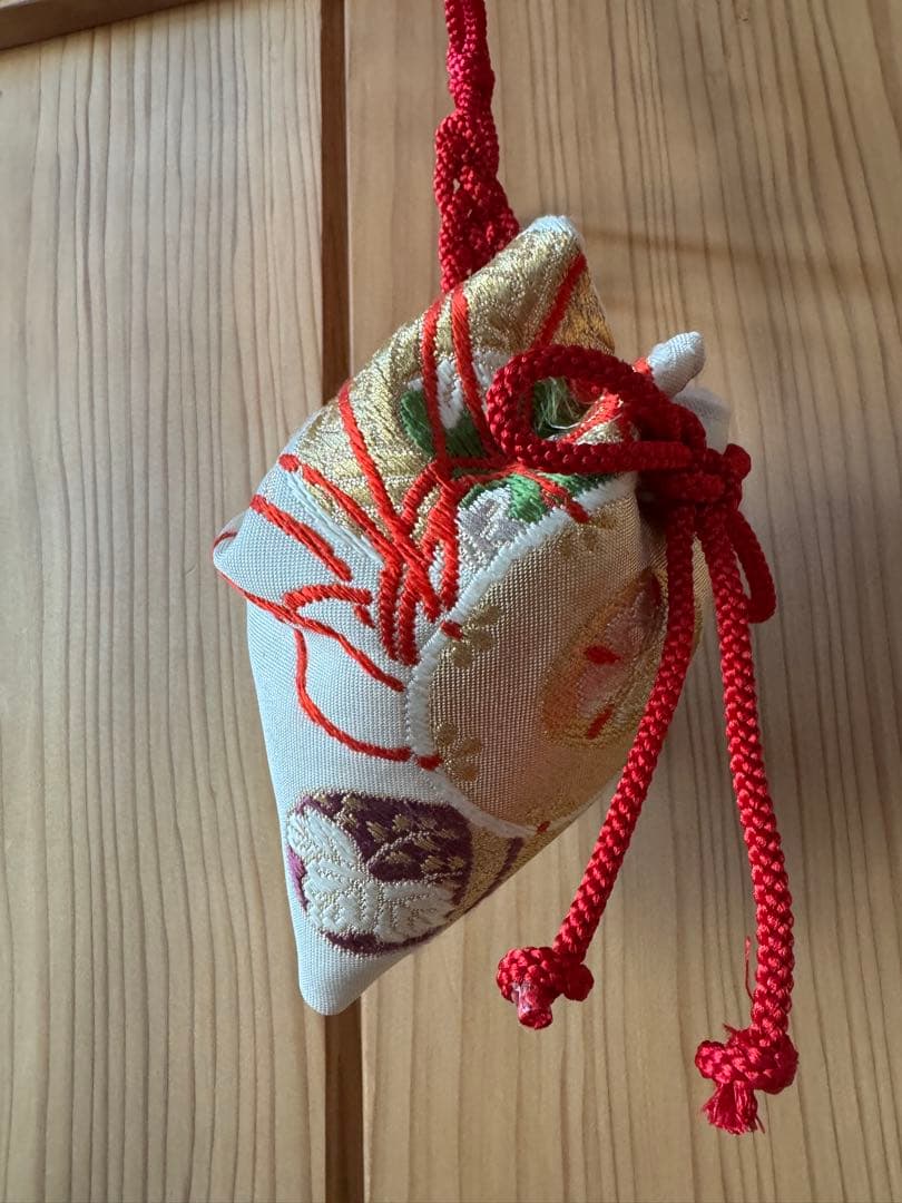 寅蔵様用　　詞梨勒　正絹雅楽模様(笙・鼓) 釈迦涅槃図より投薬の話