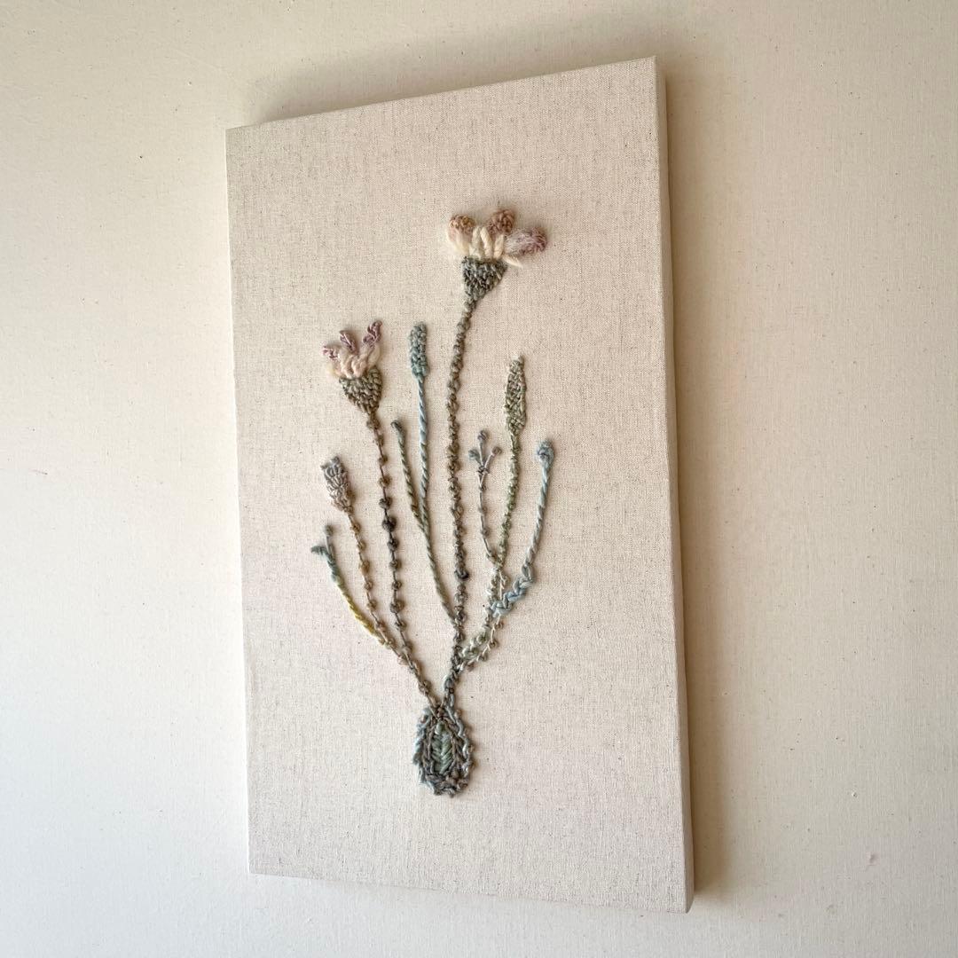 【一点もの】『手紡ぎ糸のお花. c'』手刺繍ファブリックパネル