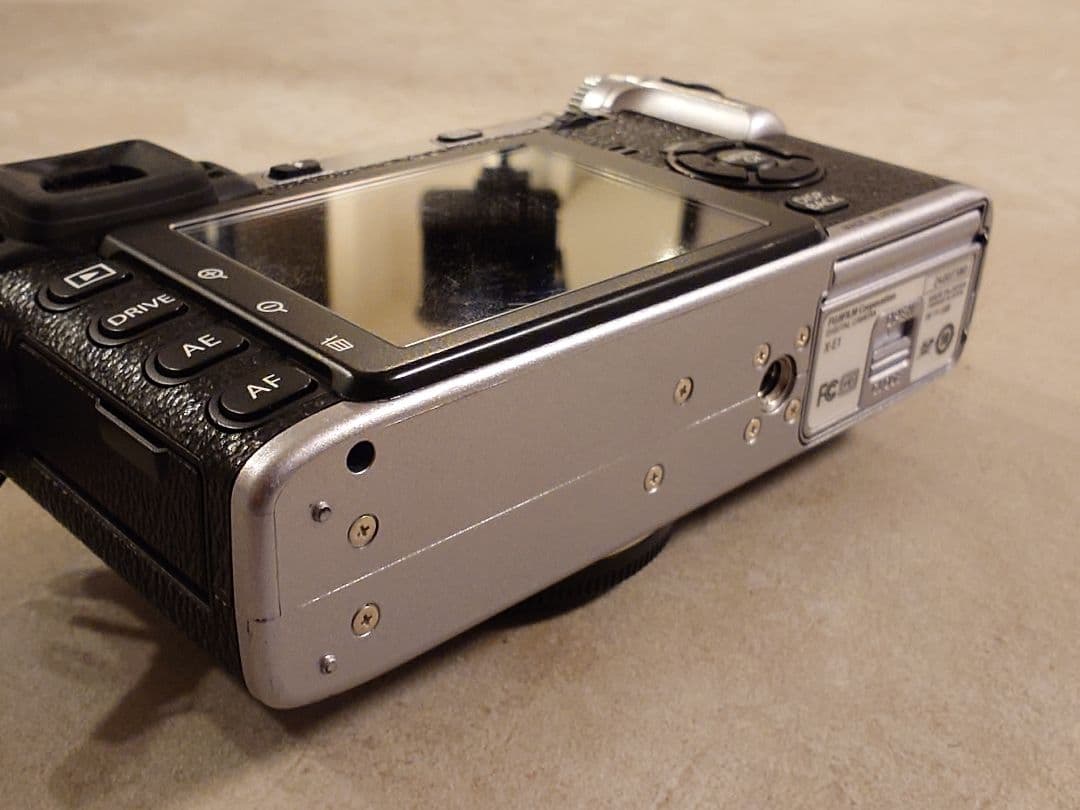 Fujifilm X-E1 ミラーレス一眼カメラ