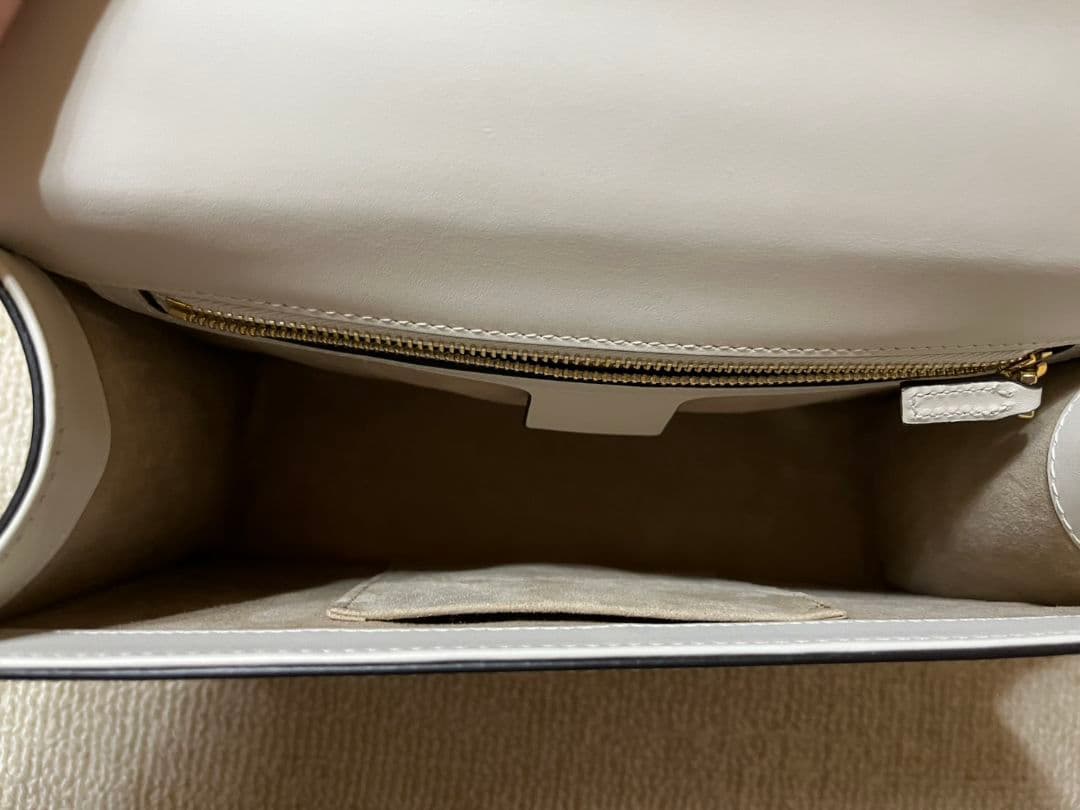 GUCCI グッチ シルヴィ ショルダーバック 421882