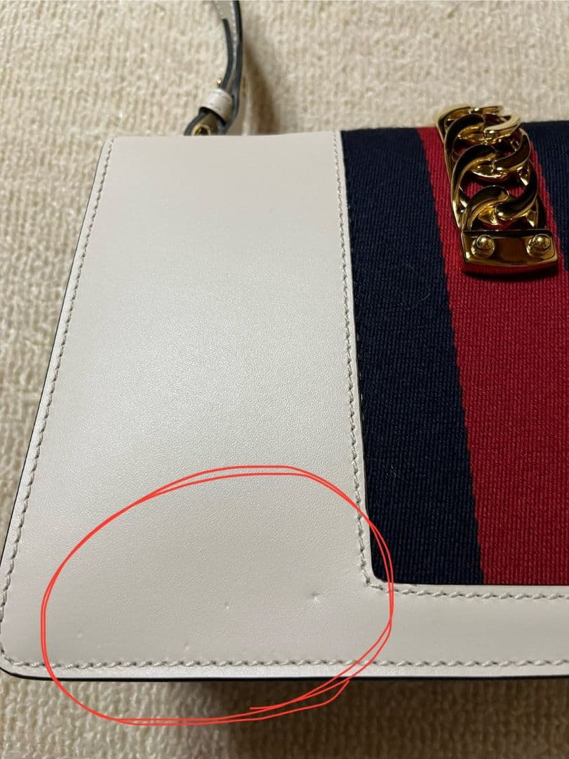 GUCCI グッチ シルヴィ ショルダーバック 421882