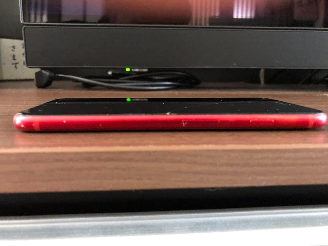 【SIM解除済み・割れ線あり】iPhone8 レッド 64GB