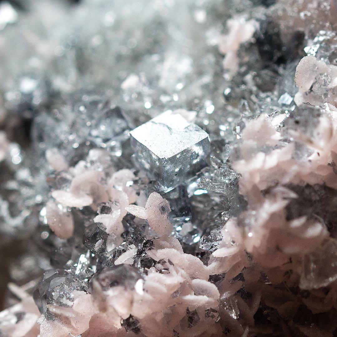 中国 ロードクロサイト フローライト 天然石 原石 鉱物標本 鉱石 蛍石 722