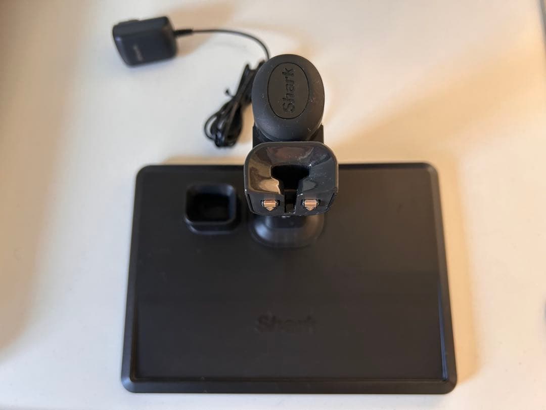 SHARK コードレスクリーナー CS651JBL