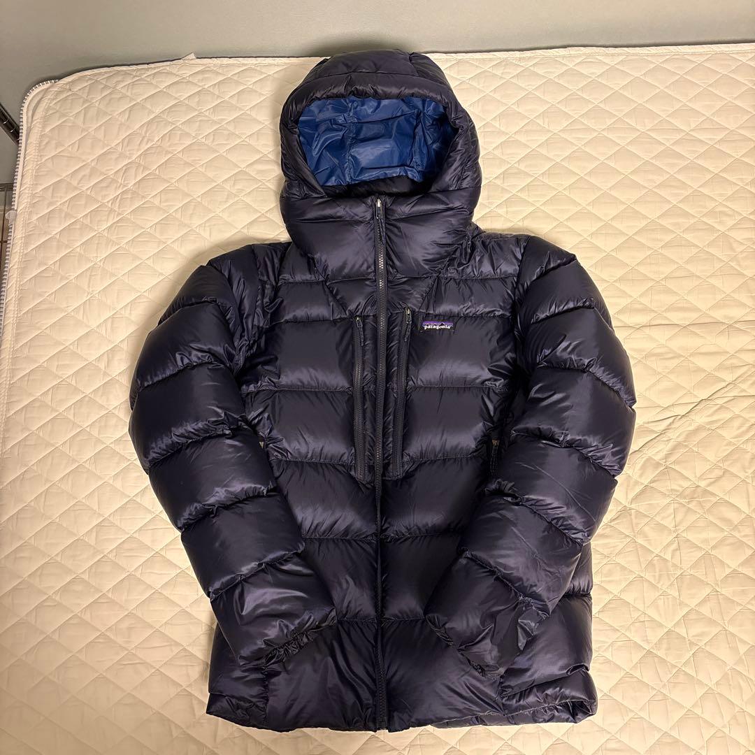 新品　Patagonia パタゴニア　フィッツロイダウンフーディ　SNBE S