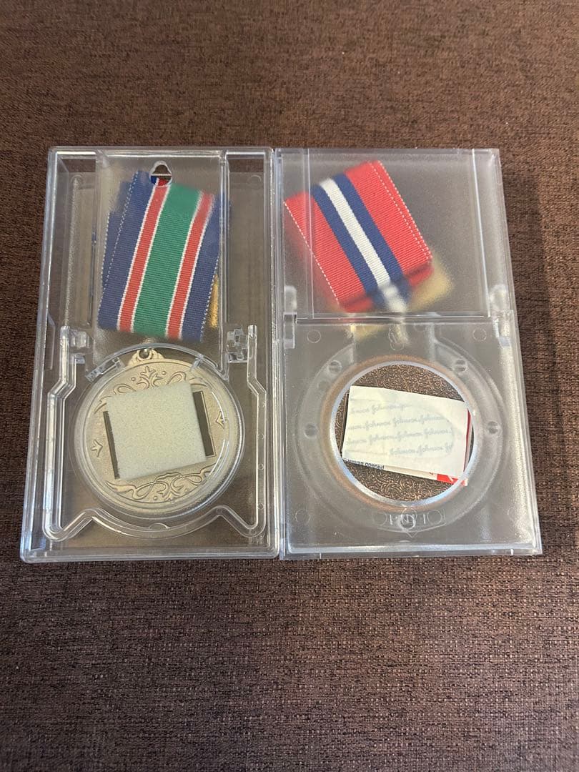 某・国を守るお仕事の方々が本気出したバドミントン大会メダル（銀／銅）