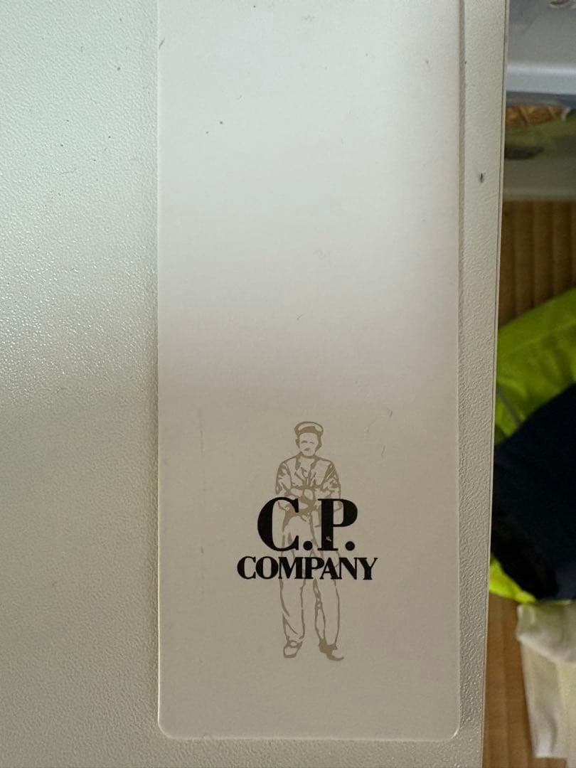 CP COMPANY ブラックダウンジャケット