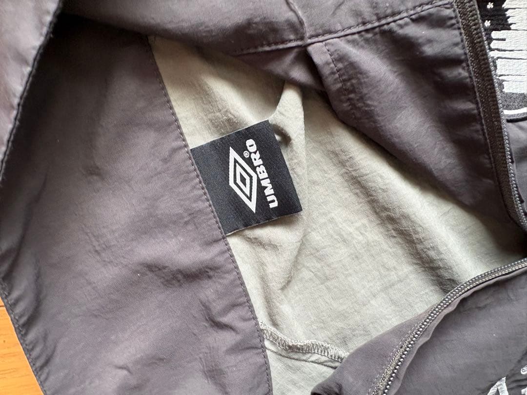 9090 Umbro グレー ナイロンジャケット