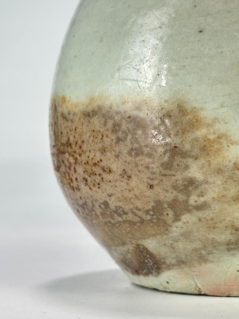 韓国美術　李朝時代　白磁　朝鮮王朝時代　後期の白磁瓶　徳利