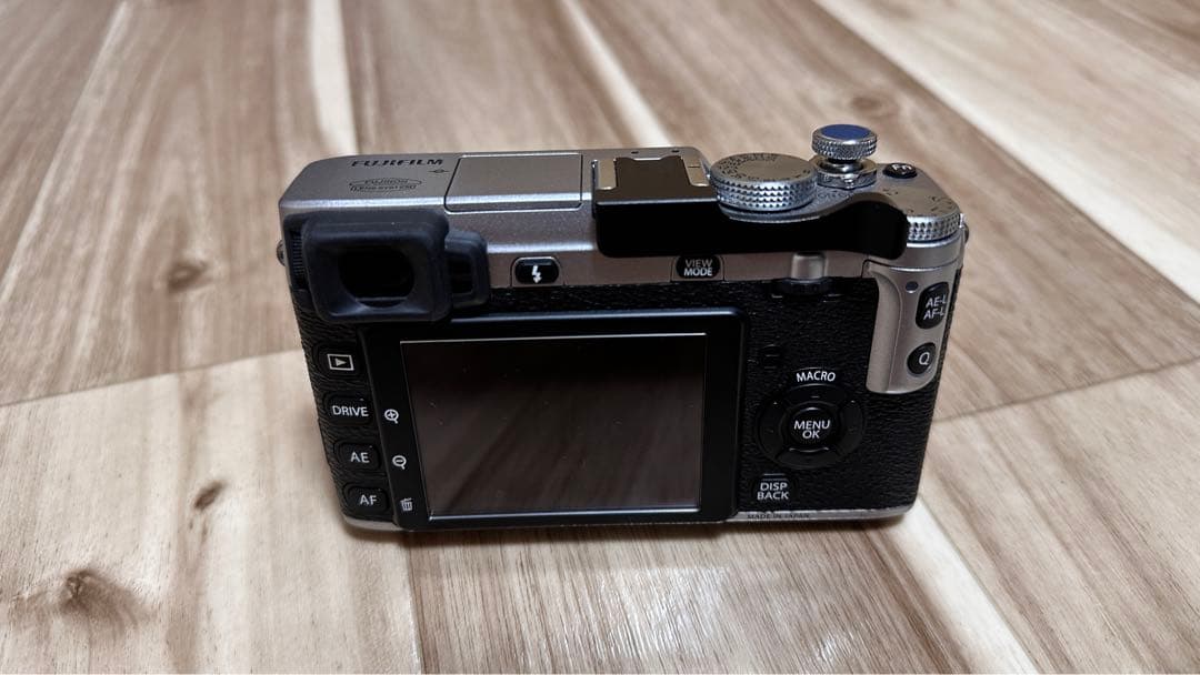 Fujifilm X-E1ボディーと単焦点レンズセット