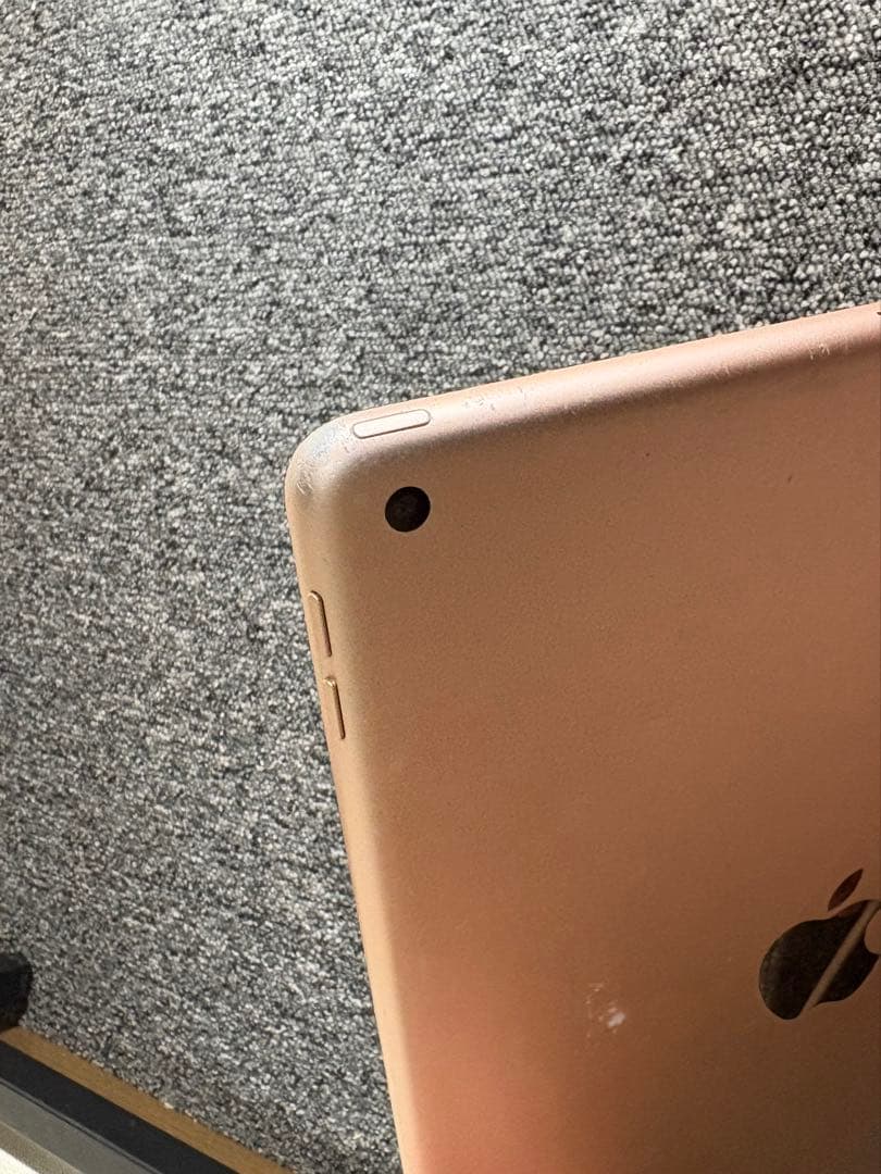 【動作品】Apple iPad 第7世代　ゴールド 本体