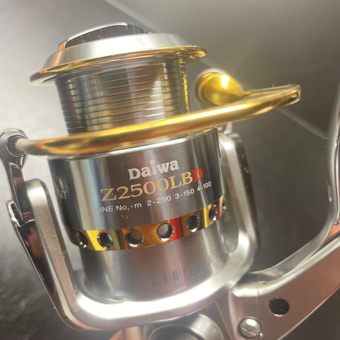 ダイワ　トーナメントISO Z2500LBD レバーブレーキ付きスピニングリール