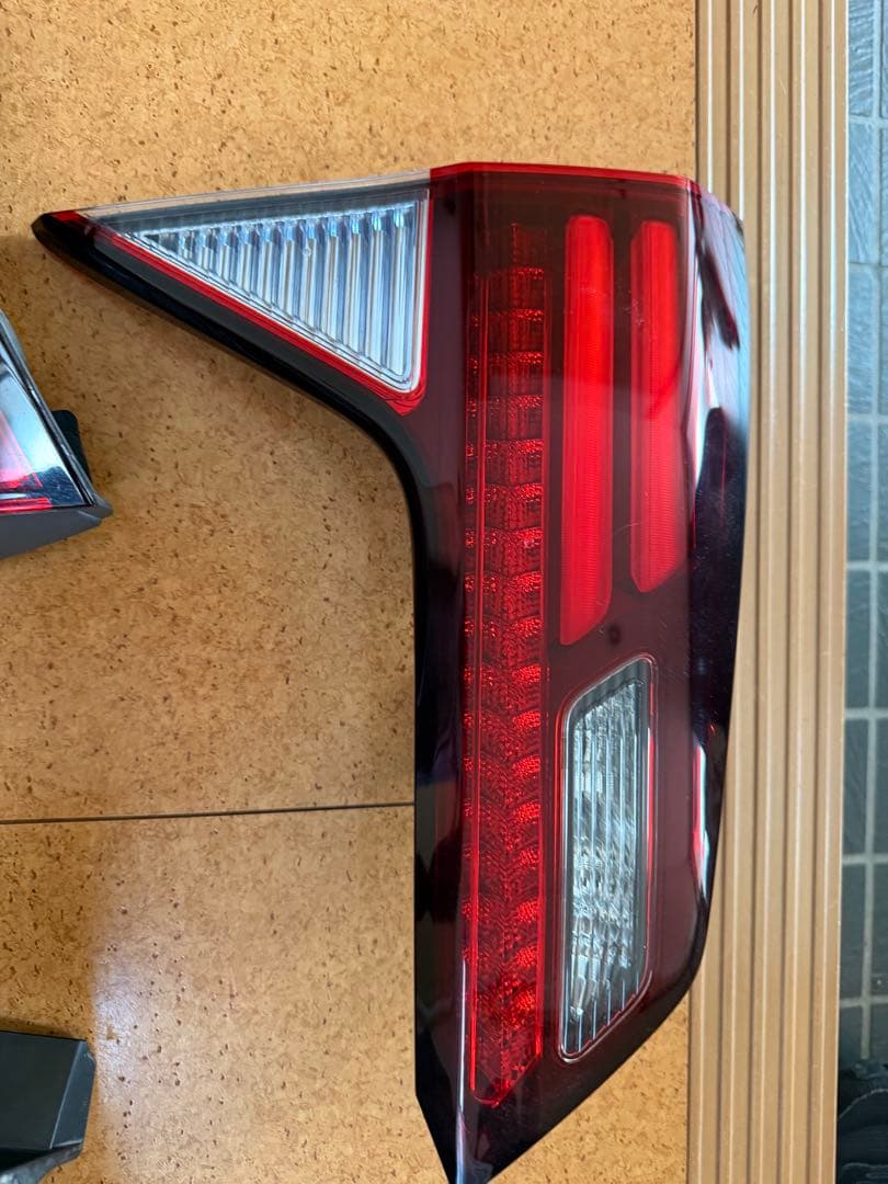 ヴェゼルru3 テールランプ 4個セット レッド/クリア