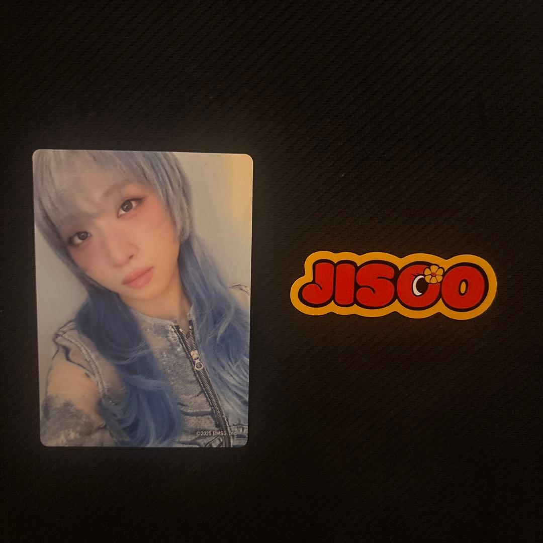 りりりHANA デビュー前　ステッカー　JISOO ファンミトレカ