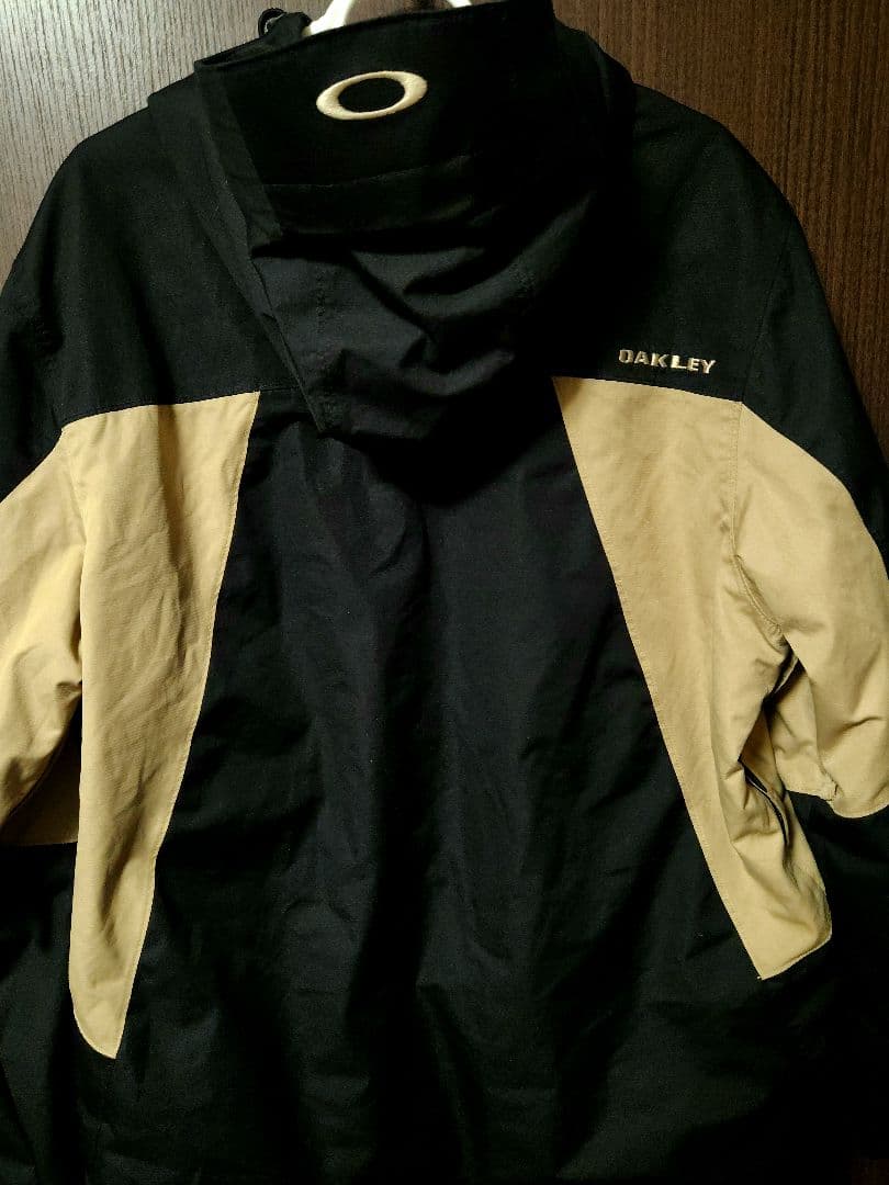 定価2万5000万円 OAKLEY オークリー スノーボード ウェア スキー