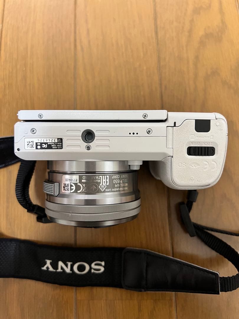 ソニー　SONY α6000 デジタル一眼レフカメラ　ダブルズームレンズキット