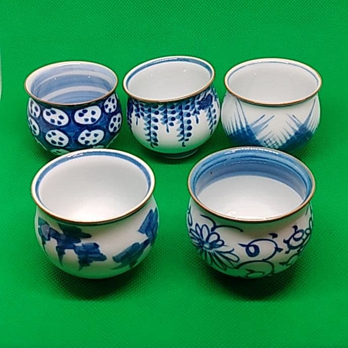 有田焼　源右衛門　お猪口　異なった５つの絵柄のセット５客