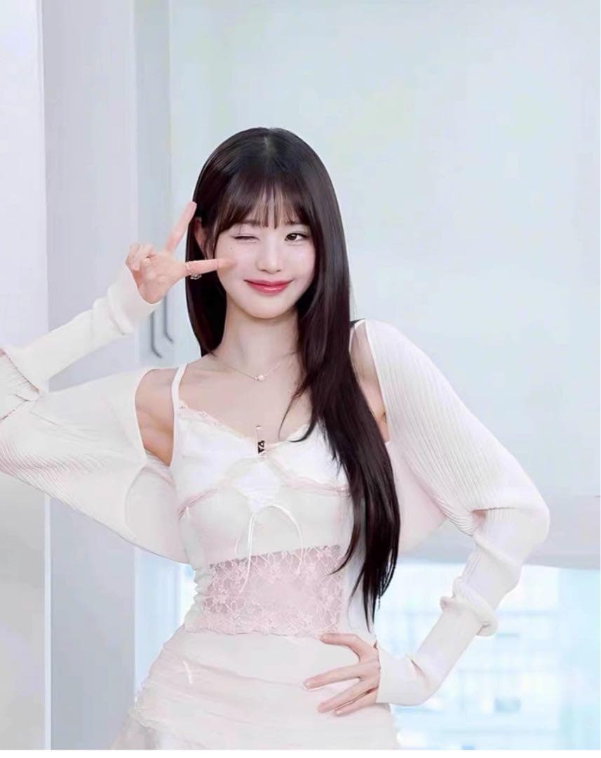 ジアちゃん着用 ♡セクシー可愛い黒白レースキャミソールミニスカートセットアップ