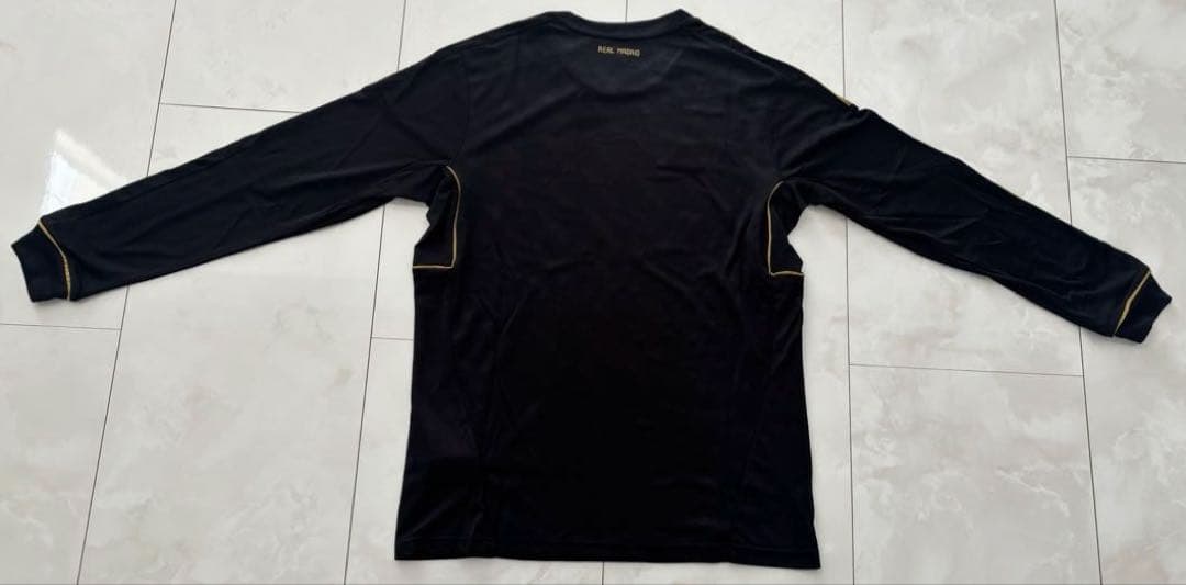 サッカー　レアルマドリード　ユニフォーム　長袖