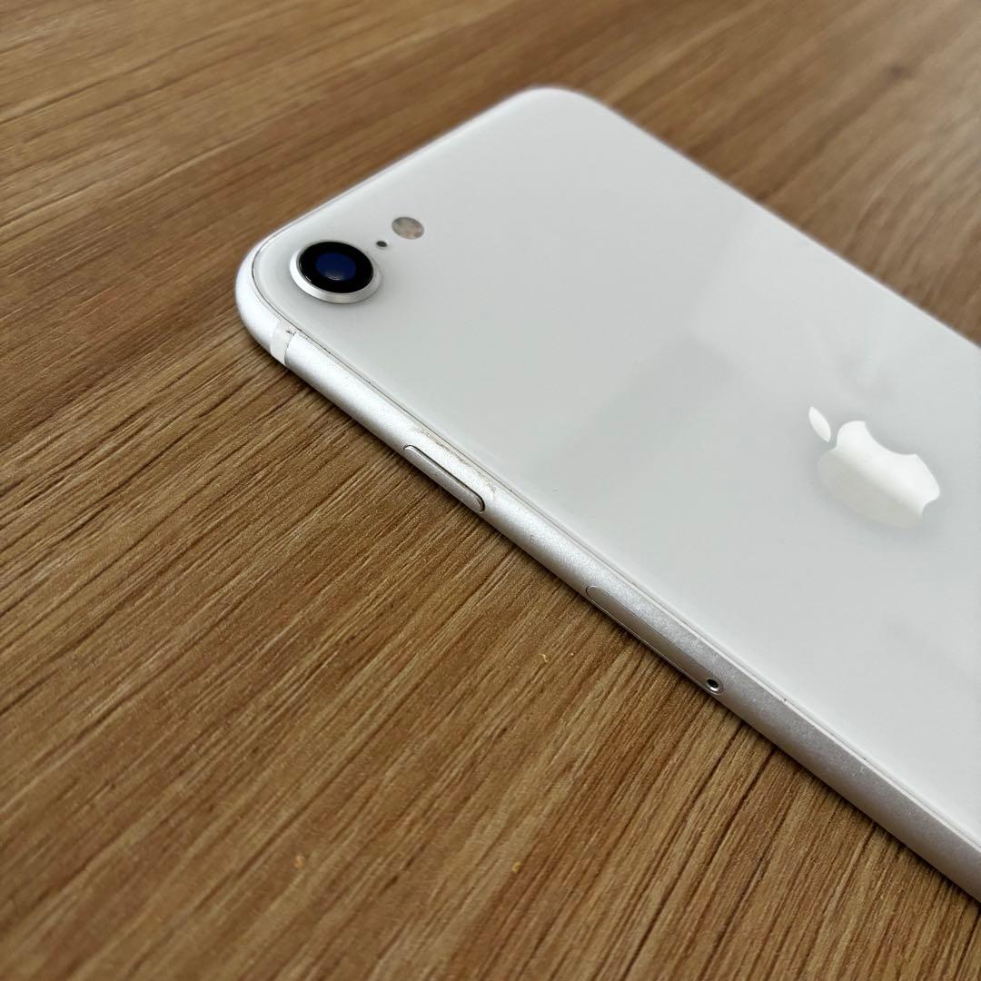 Apple iPhone SE (第2世代) ホワイト　64GB