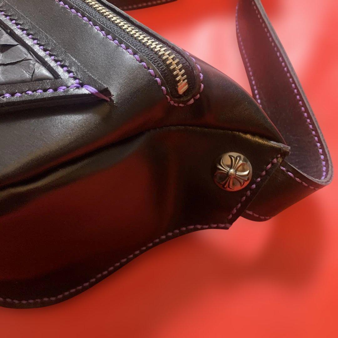 ハンドメイドレザークラフト牛革黒色✖️ブラックパイソンボディ肩掛けバッグコンチョ付