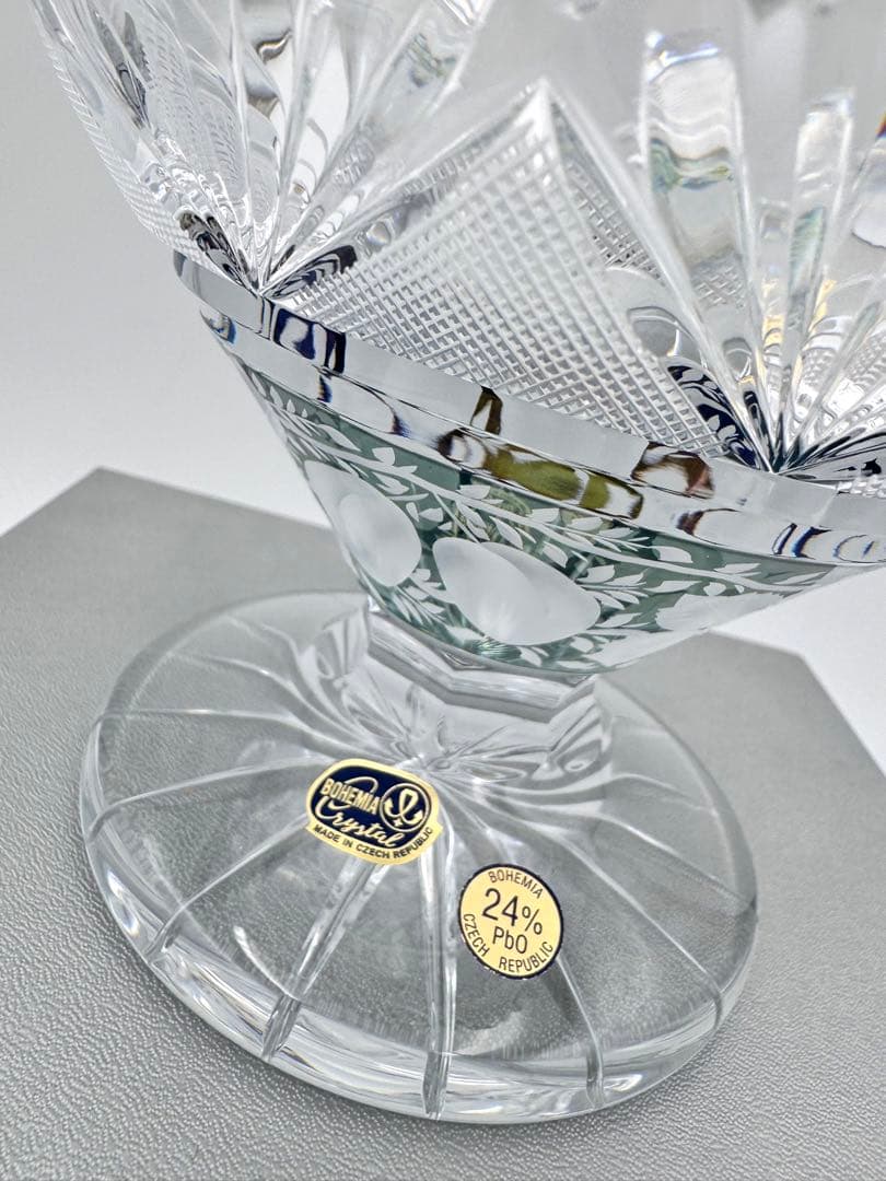 ボヘミア　クリスタル　工芸品 花器 花瓶 フラワーベース　受け皿　新品未使用品