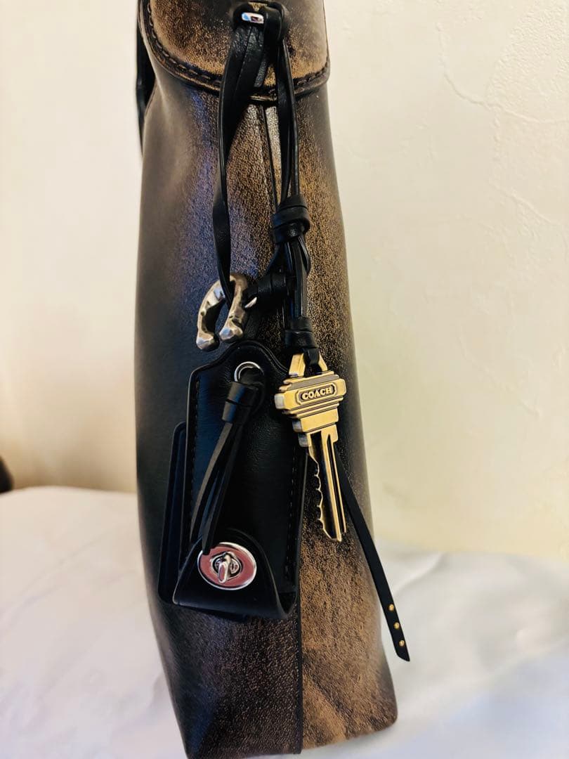 coachブルックリンショルダー バッグ 28ラブド レザー公式品　新品未使用